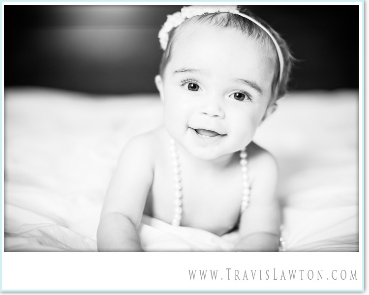 child photographer photography everett washington baby infant smiling happy adorable